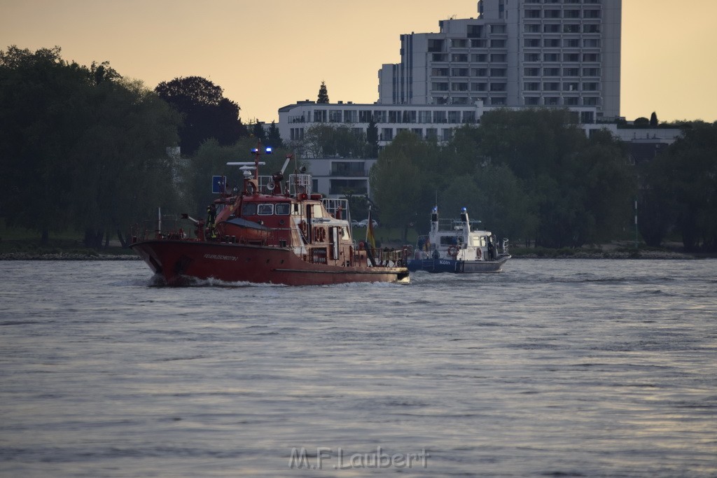 PRhein Koeln Porz Ensen Schwimmer untergegangen P085.JPG - Miklos Laubert